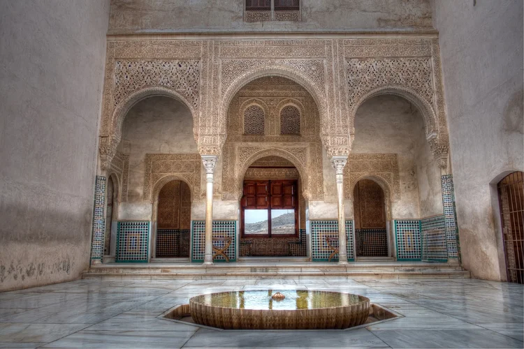 Palace Innenhof c2400.webp