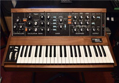 moog-model-d-re-issue-walnut-limited-174-of-250-733145.jpg