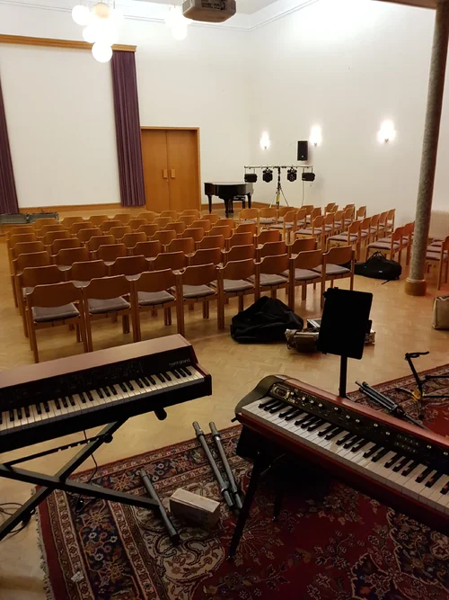 grandstage.jpg grandstage.jpg