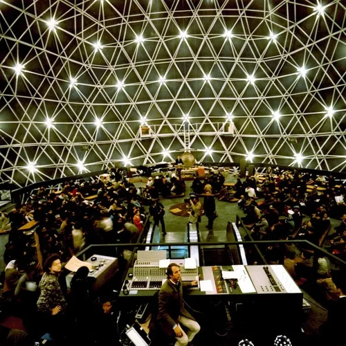 karlheinz_stockhausen_osaka_kuppelauditorium-750x750.webp