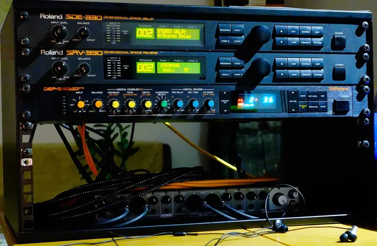 Roland_Rackeffektgeraete_2020-04_md.webp Roland_Rackeffektgeraete_2020-04_md.webp