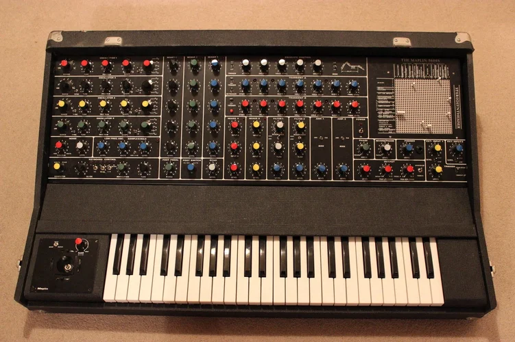 59011b8f70323_Maplin-5600S-Synthesizer(1).jpg.99686186892a3485637126e4d8afcc13.webp