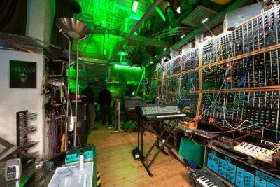 synth-studio-coolest-ever-640x426.jpg