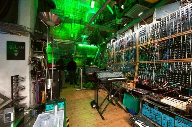 synth-studio-coolest-ever-640x426.webp synth-studio-coolest-ever-640x426.webp