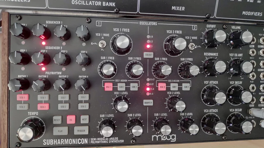 1900h Davies.webp 1900h Davies.webp