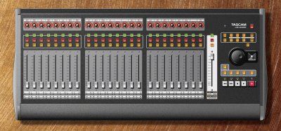 TASCAM_US2400.jpg