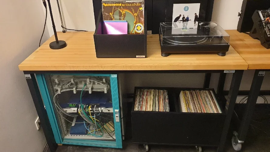 molespace_01.webp molespace_01.webp