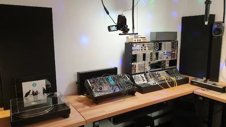 molespace_03.webp molespace_03.webp