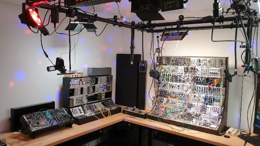 molespace_04.webp molespace_04.webp