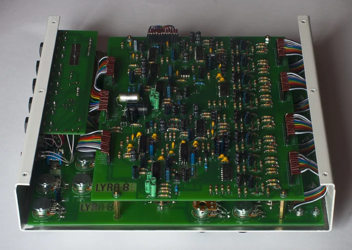 Lyra-8 inside 2.webp