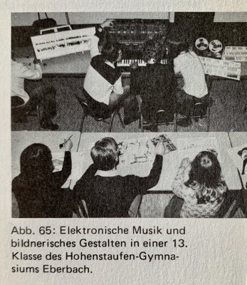 201107 schulklasse mit ARP2600 in %22elektronische musik%22 von eberhard höhn.jpg