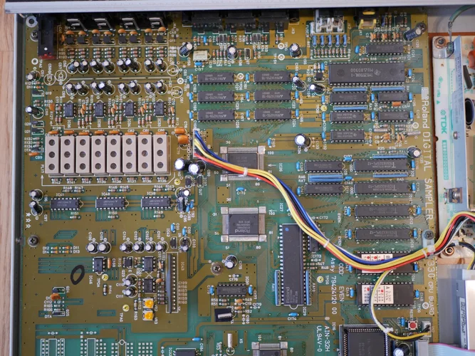 s-330-2.jpg s-330-2.jpg