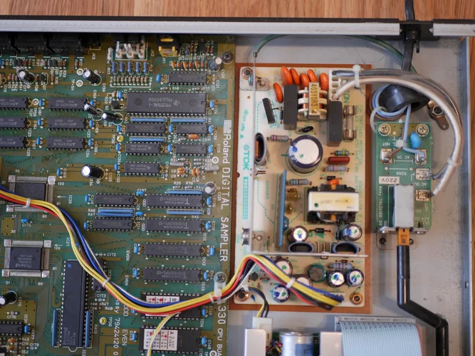 s-330-3.jpg s-330-3.jpg