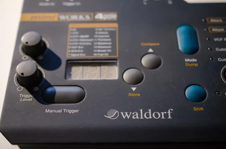 Waldorf 4 Pole - 3.webp