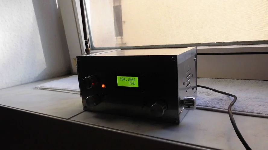 FM-Empfänger Außenansicht.webp