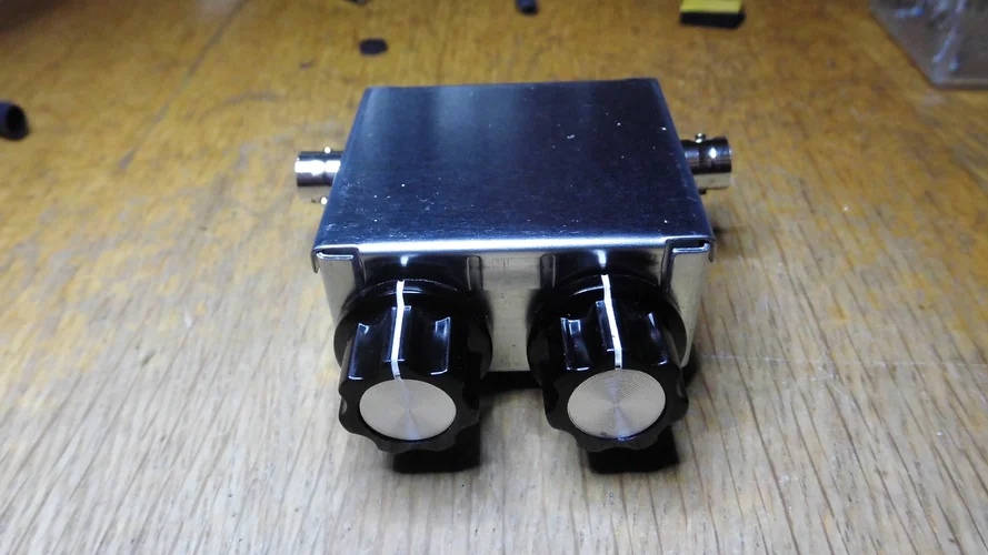 VHF Preselektor Außenansicht.webp