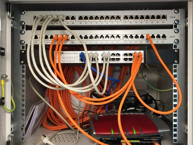 patchschrank.jpg patchschrank.jpg