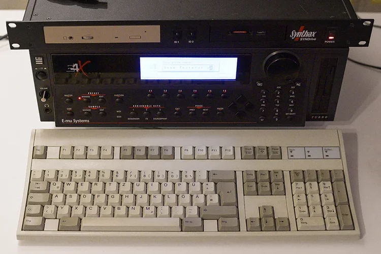 E4X DIN Tastatur 1.webp