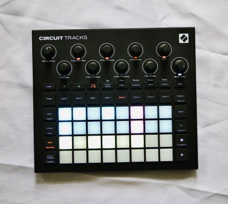 Novation Circuit Tracks 001.jpeg