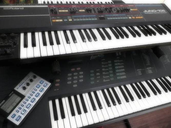 Cosso_Heartsynths.jpg Cosso_Heartsynths.jpg