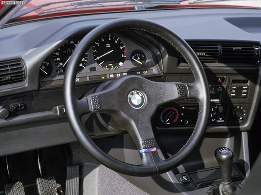 E30-318is.jpg