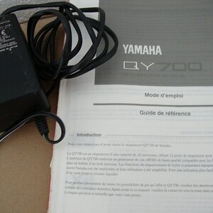 Yamaha QY700 1B