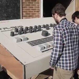 9 FEET-LONG PLAYABLE ROLAND TR-909