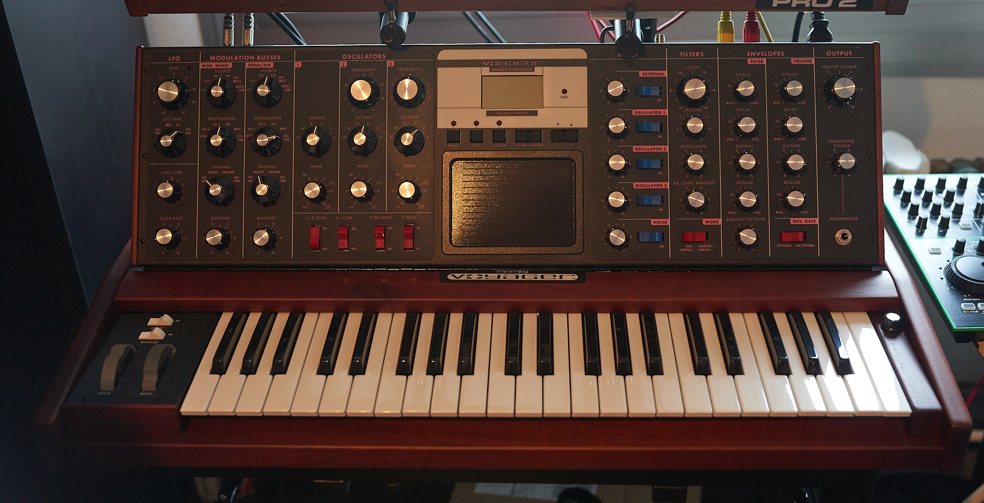 Moog Voyager_908.jpg