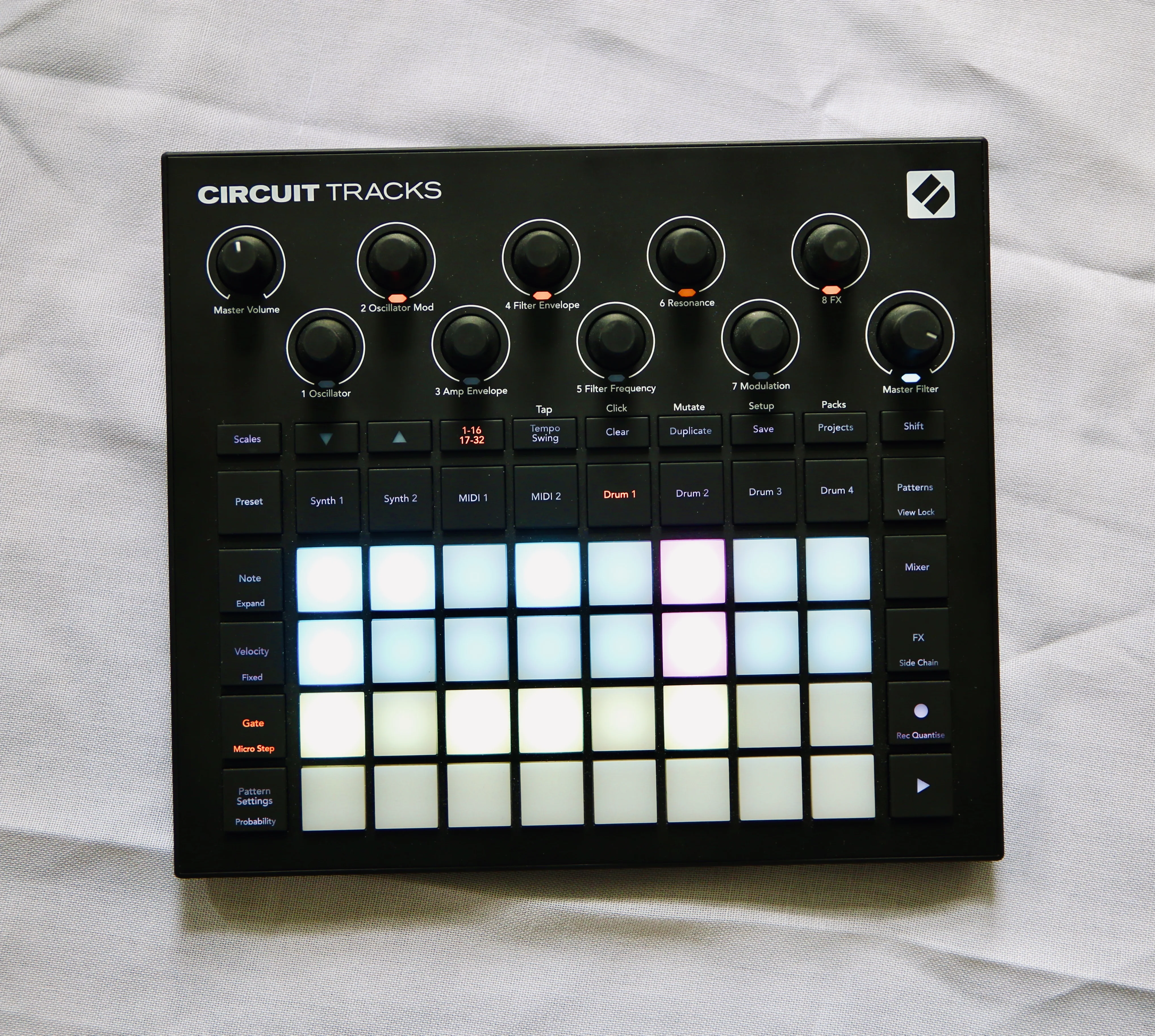 Novation Circuit Tracks 001.webp