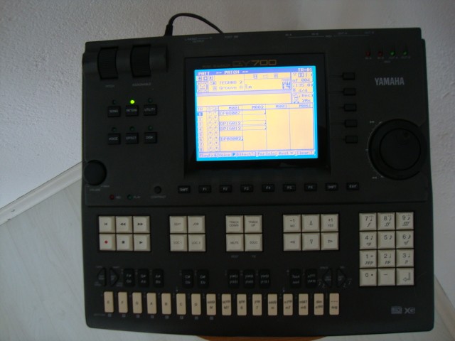 Yamaha QY700 1A