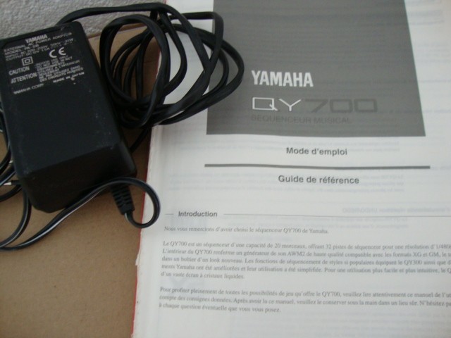 Yamaha QY700 1B