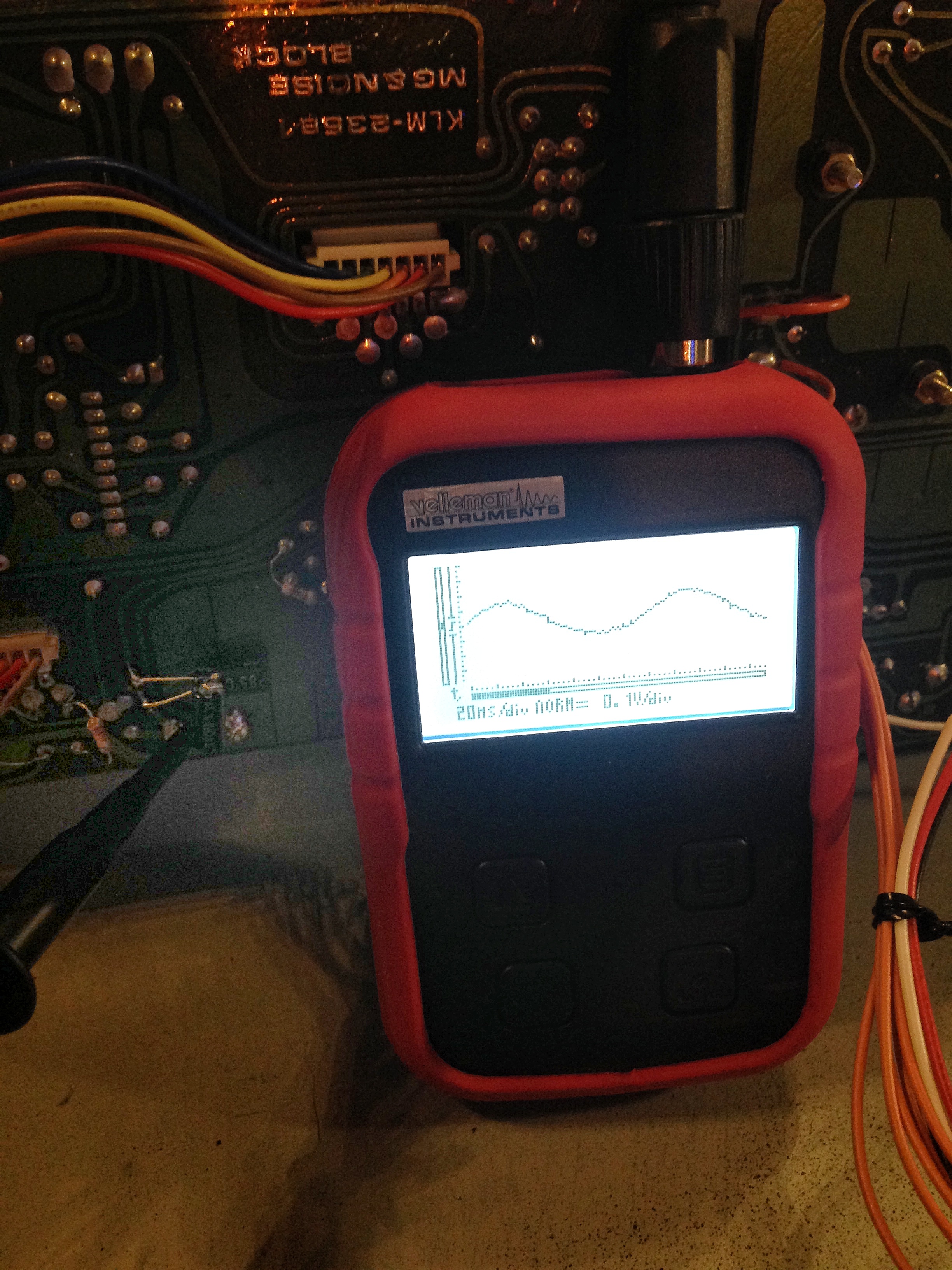 KLM235B_FilterMod_Vibrato_2_Waveform.jpg