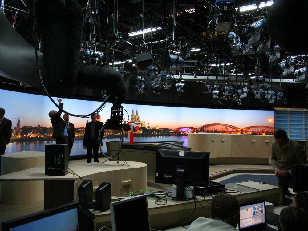 Arbeit-am-Tagesschau-Studio-Foto-Lang-AG.jpg