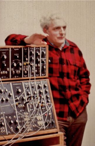 Bob-Moog_Checked-Jacket_Modular_1973_021.jpg