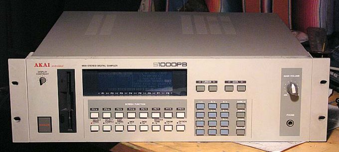 1-003-003044-Akai-S1000-PB.jpg