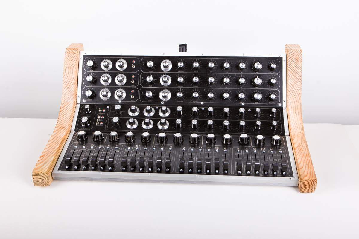 Blofeld_Midi_Controller_1.jpg