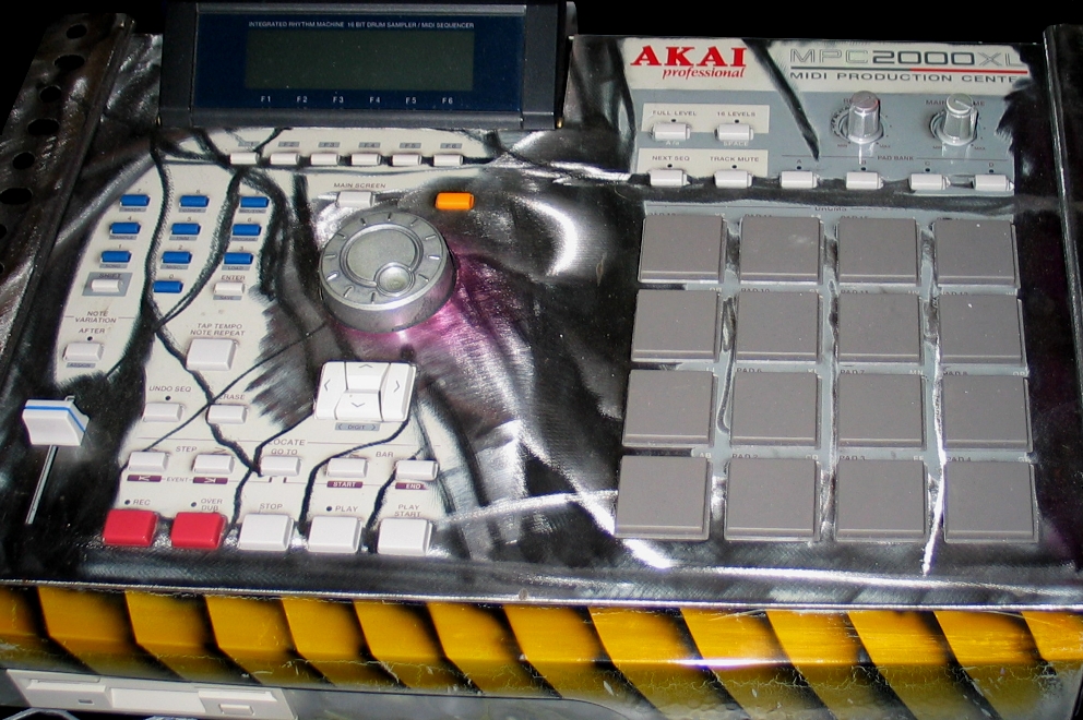 C177-Akai-MPC2000.jpg