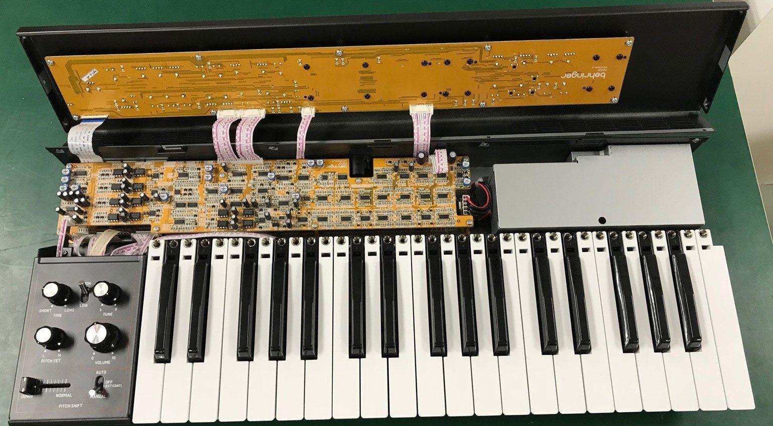 behringer-vpclone-inside2.jpg