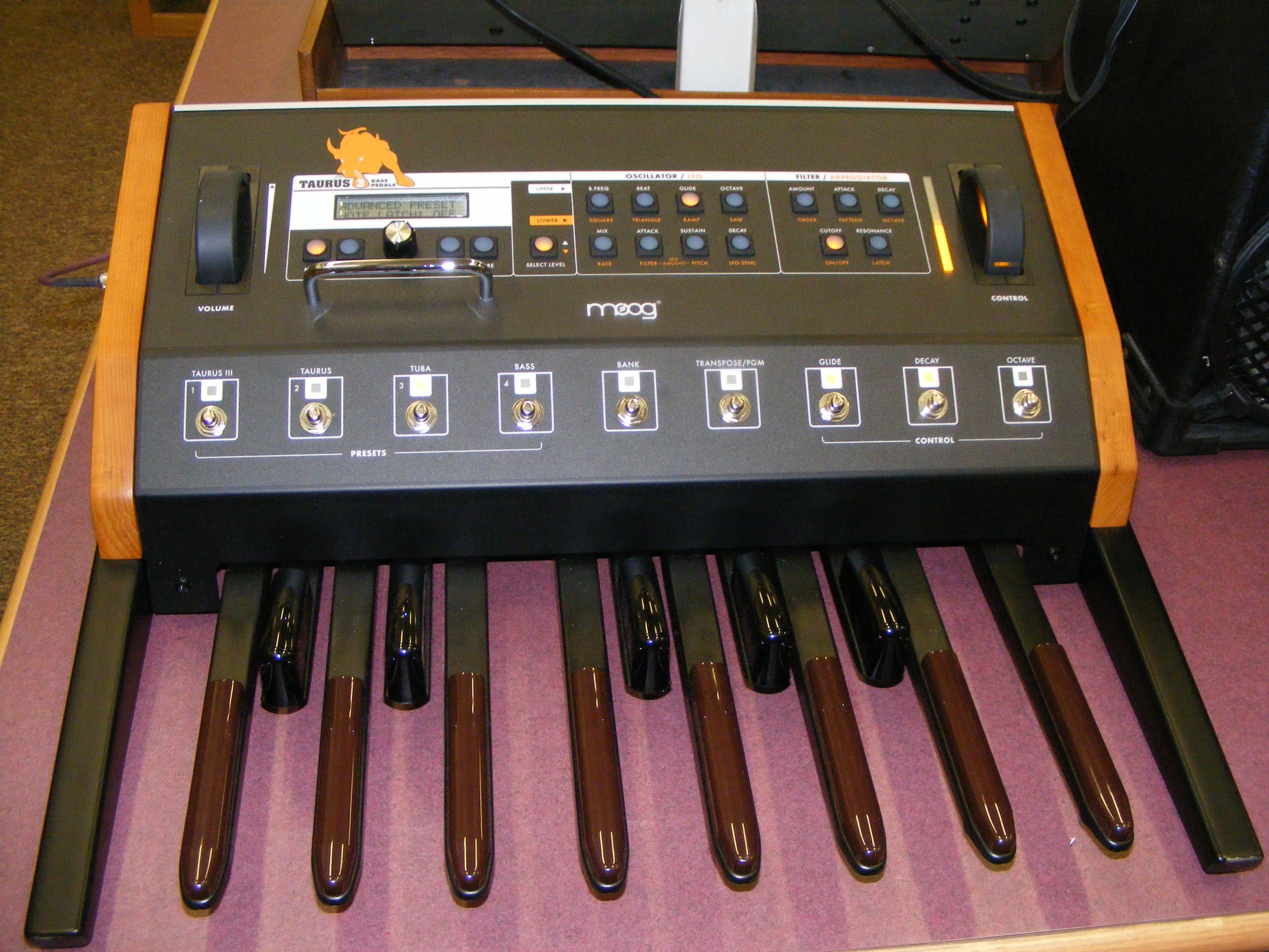 Moog_Taurus_3.jpg