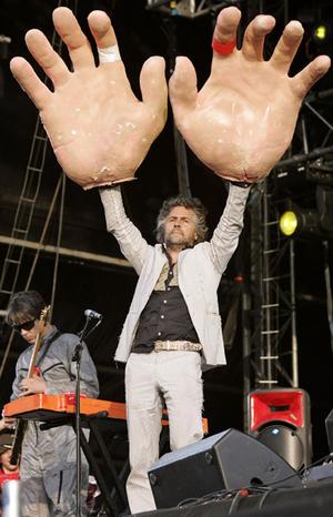 flaming_lips_narrowweb__300x466,0.jpg