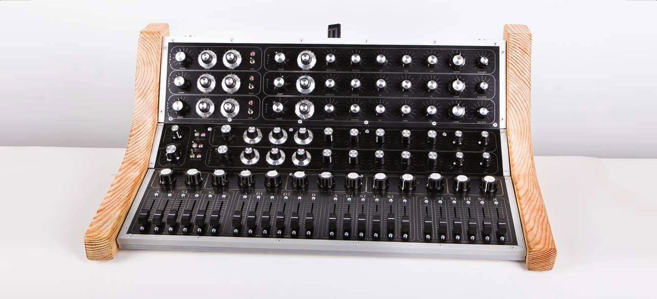 headline-Blofeld-synth-MIDI-Controller.jpg