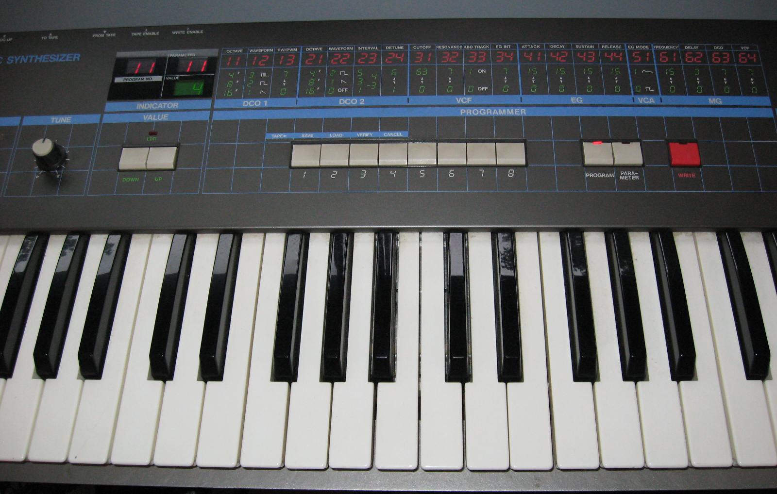 Korg_Poly-61_3.jpg