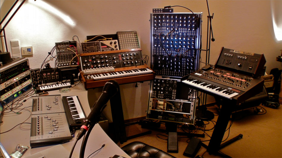 synths1011.jpg