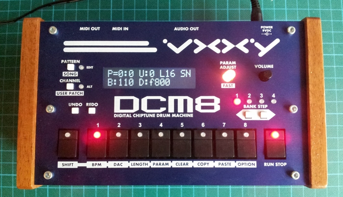 vxxy-dcm8-digital-chiptune-drum-machine-464409.jpg
