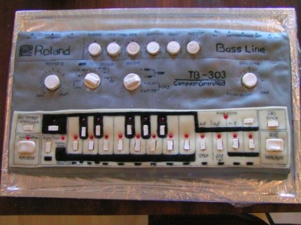 TB-303-cake-1-430x322.jpg