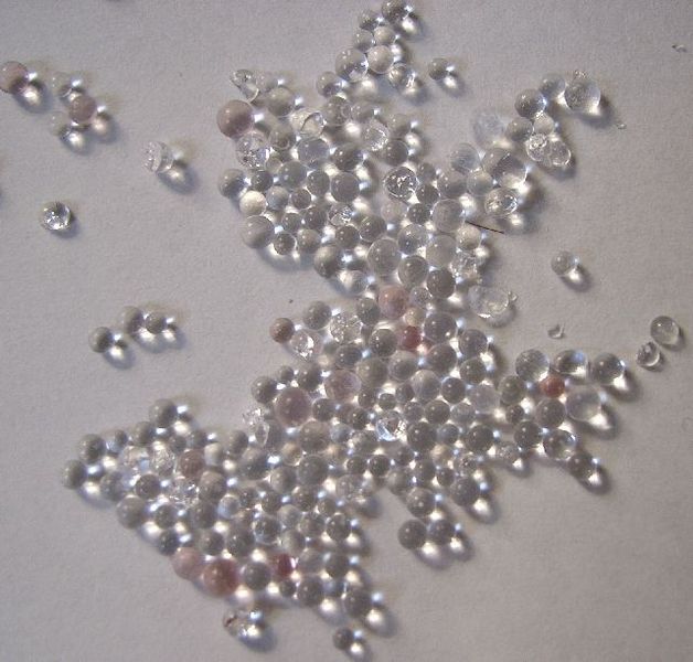 628px-Silica_gel.jpg
