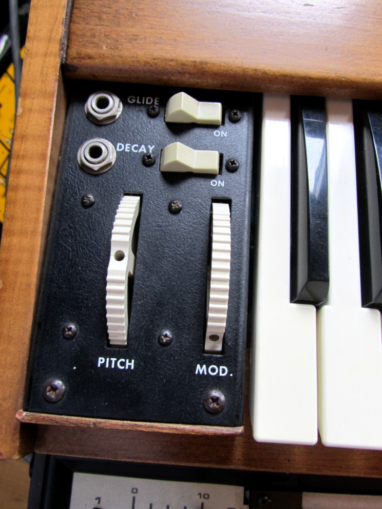 C225-Moog-Minimoog.jpg