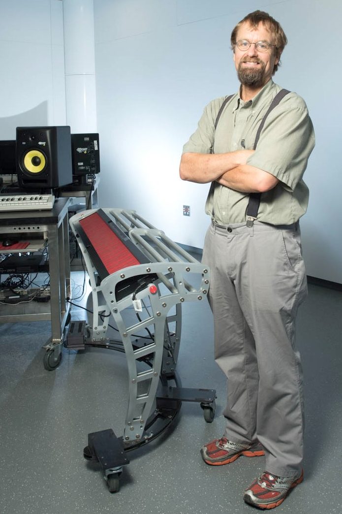 lippold-haken-studio-photo-e1481263444674.jpg