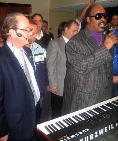 kurzweil_stevie_namm2010.jpg