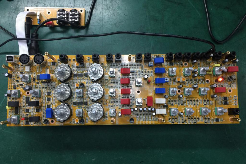 behringer-d-board-040417.jpg